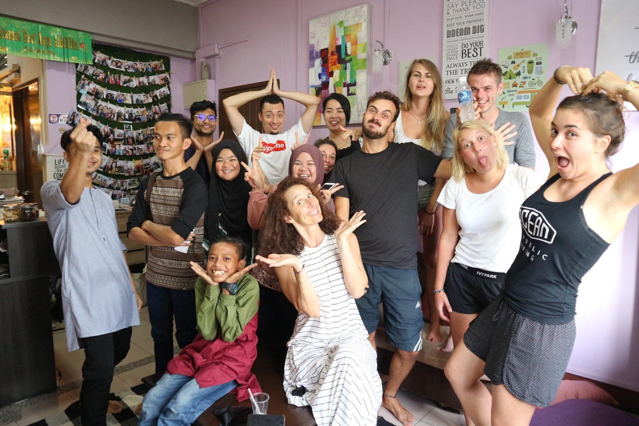 Escape Backpackers Kk Hostel Kota Kinabalu Kültér fotó