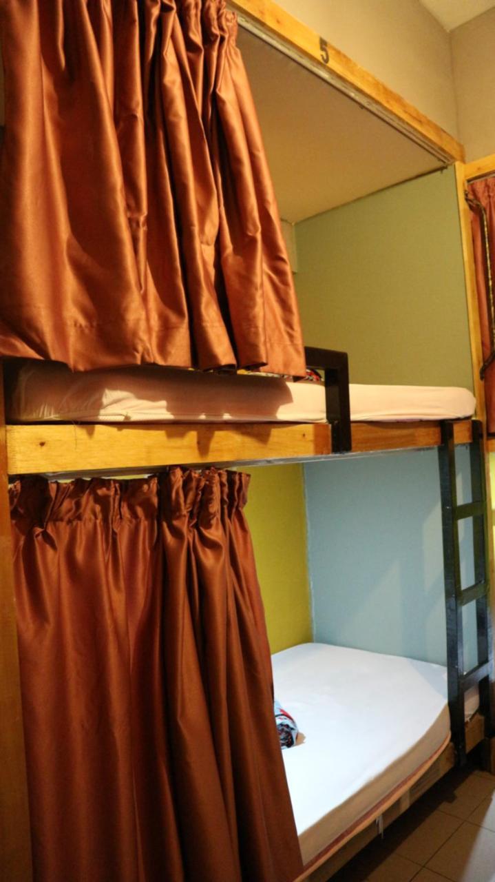 Escape Backpackers Kk Hostel Kota Kinabalu Kültér fotó