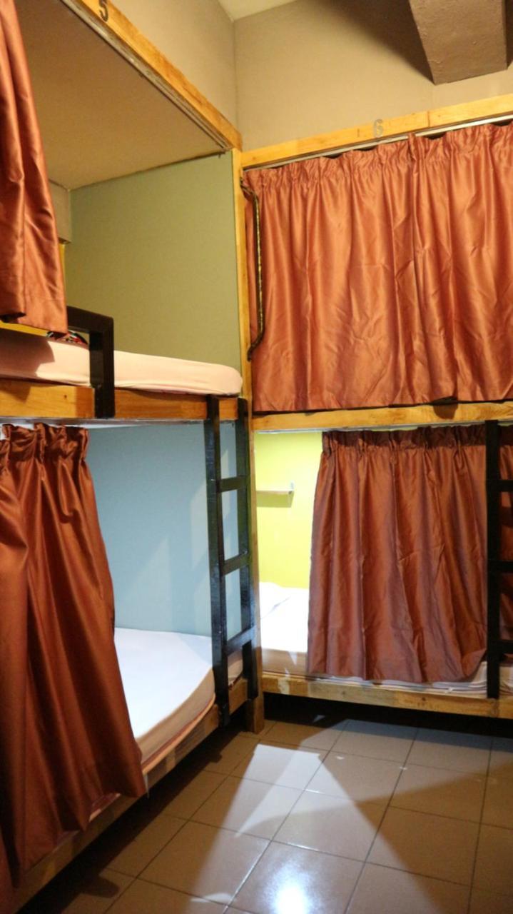 Escape Backpackers Kk Hostel Kota Kinabalu Kültér fotó