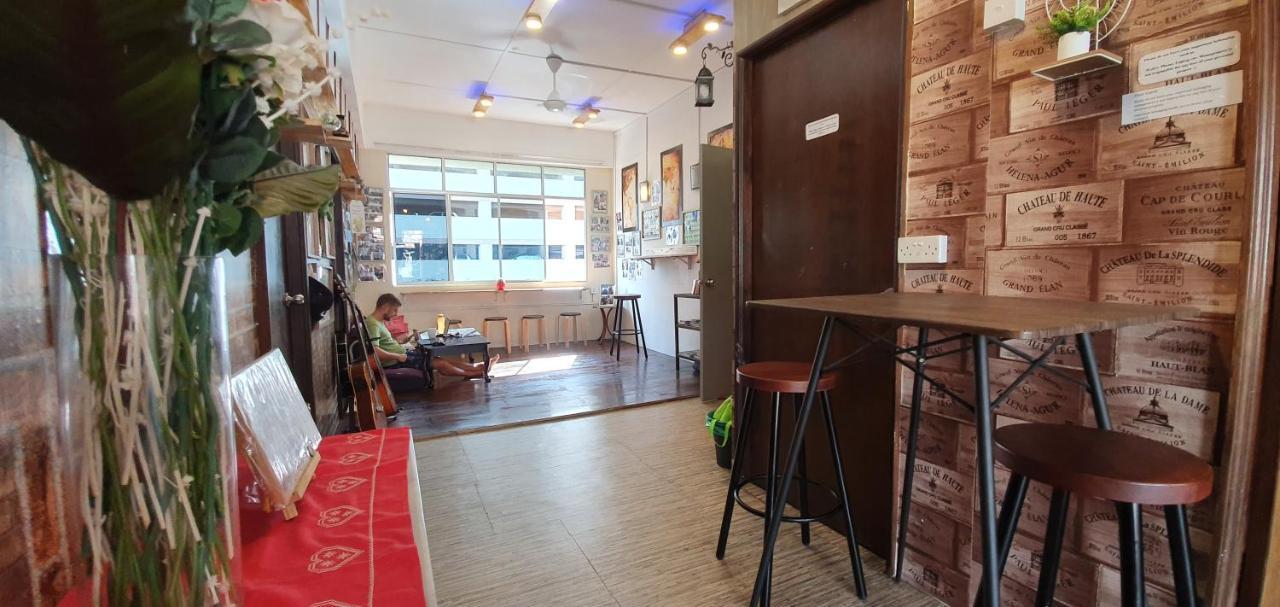 Escape Backpackers Kk Hostel Kota Kinabalu Kültér fotó