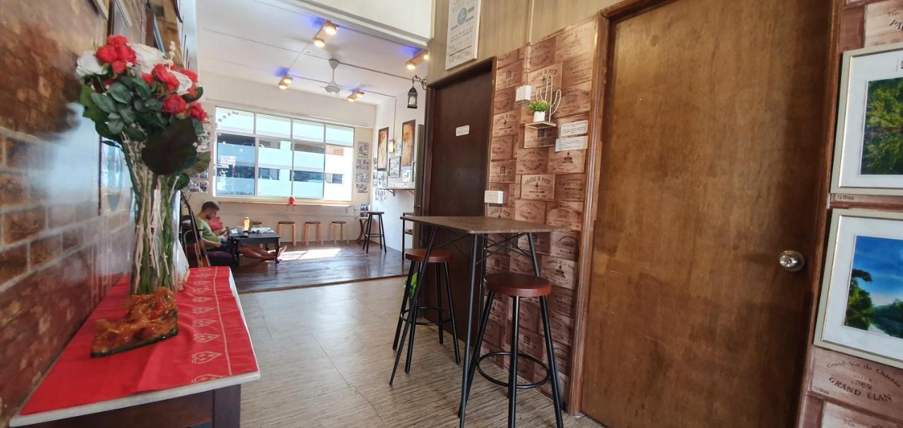 Escape Backpackers Kk Hostel Kota Kinabalu Kültér fotó