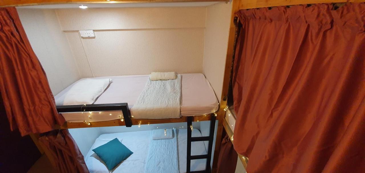 Escape Backpackers Kk Hostel Kota Kinabalu Kültér fotó